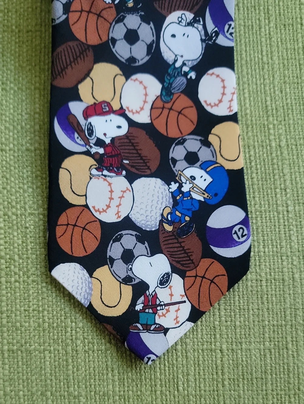 None peanuts ties